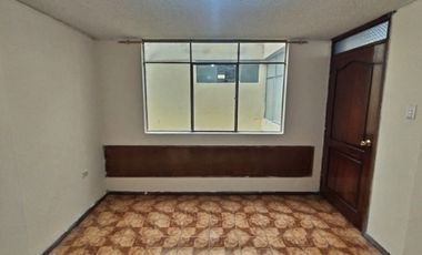 DEPARTAMENTO EN VENTA, A DOS CUADRAS DE LA AJAVÍ, SUR DE QUITO