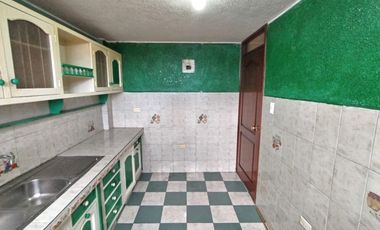 DEPARTAMENTO EN VENTA, A DOS CUADRAS DE LA AJAVÍ, SUR DE QUITO