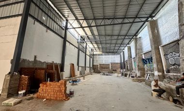Bodega frente a Cd industrial