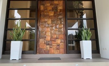 6-Bedroom House With Swimming Pool in  Ayala Westgrove Heights Silang Cavite