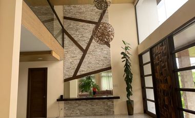6-Bedroom House With Swimming Pool in  Ayala Westgrove Heights Silang Cavite