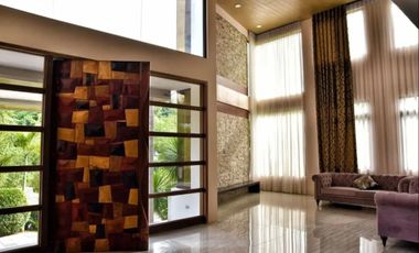 6-Bedroom House With Swimming Pool in  Ayala Westgrove Heights Silang Cavite