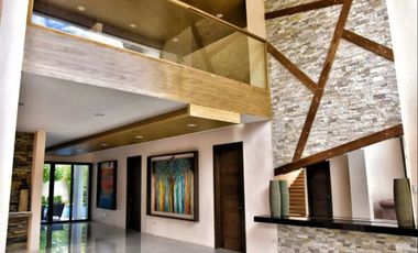 6-Bedroom House With Swimming Pool in  Ayala Westgrove Heights Silang Cavite