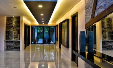 6-Bedroom House With Swimming Pool in  Ayala Westgrove Heights Silang Cavite
