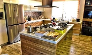 6-Bedroom House With Swimming Pool in  Ayala Westgrove Heights Silang Cavite