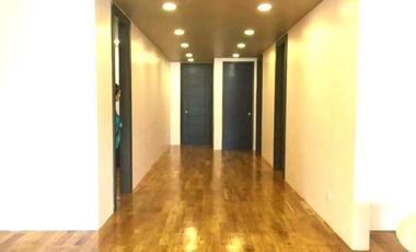 6-Bedroom House With Swimming Pool in  Ayala Westgrove Heights Silang Cavite