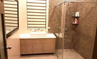 6-Bedroom House With Swimming Pool in  Ayala Westgrove Heights Silang Cavite