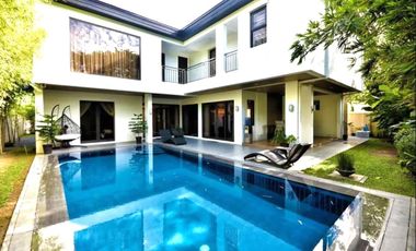 6-Bedroom House With Swimming Pool in  Ayala Westgrove Heights Silang Cavite