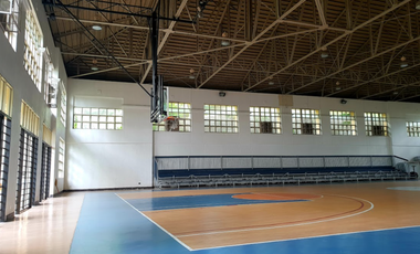 6-Bedroom House With Swimming Pool in  Ayala Westgrove Heights Silang Cavite