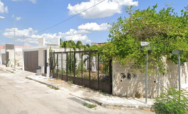 CASA EN 59-A, FRACC. LAS AMERICAS, UNIDAD REVOLUCION, MERIDA, YUCATAN. ¡CASA EN REMATE! -FQA