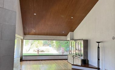 Espectacular casa en Bosques de Las Lomas! Terreno en esquina, 5 habitaciones!