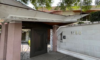 Espectacular casa en Bosques de Las Lomas! Terreno en esquina, 5 habitaciones!