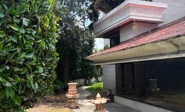 Espectacular casa en Bosques de Las Lomas! Terreno en esquina, 5 habitaciones!