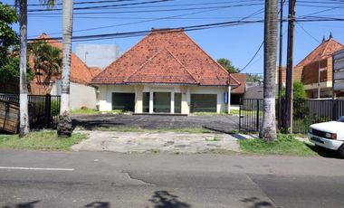 Disewakan Bangunan Lokasi Strategis Ex Resto di Pusat Kota Lokasi jl Kartini Surabaya