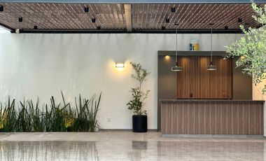 Residencia de lujo en Venta sobre Av. Naciones Unidas, Opción a 4 rec.