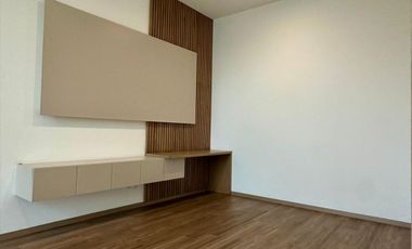 Residencia de lujo en Venta sobre Av. Naciones Unidas, Opción a 4 rec.
