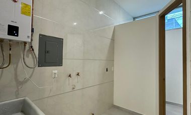 Residencia de lujo en Venta sobre Av. Naciones Unidas, Opción a 4 rec.