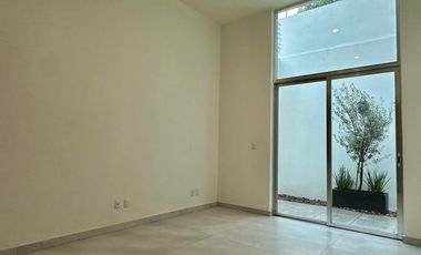 Residencia de lujo en Venta sobre Av. Naciones Unidas, 4 rec.