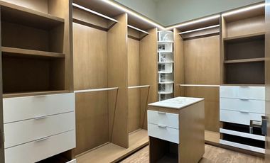 Residencia de lujo en Venta sobre Av. Naciones Unidas, 4 rec.
