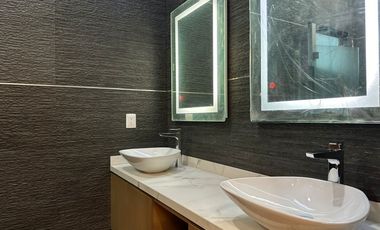 Residencia de lujo en Venta sobre Av. Naciones Unidas, 4 rec.