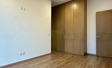 Residencia de lujo en Venta sobre Av. Naciones Unidas, 4 rec.