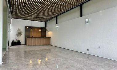Residencia de lujo en Venta sobre Av. Naciones Unidas, 4 rec.