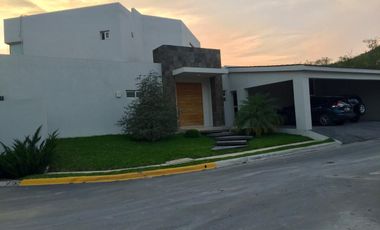 CASA EN VENTA, ZONA CARRETERA NACIONAL, SIERRA ALTA 3ER SECTOR