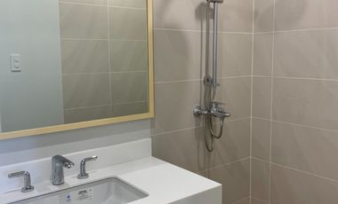 3 Bedroom Unfurnished Condo for Rent in The Arton by Rockwell, Katipunan