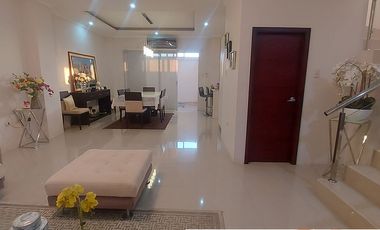 En Urbanización Privada Se Vende Casa con Proyección para Tercer Piso Depto Independiente