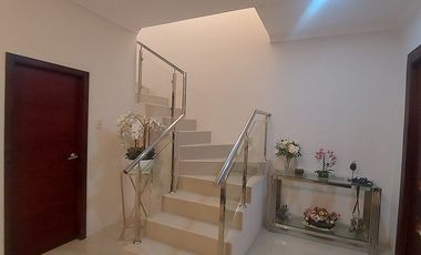 En Urbanización Privada Se Vende Casa con Proyección para Tercer Piso Depto Independiente