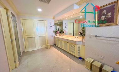 Departamento en venta con hermosa terraza e increíble vista al mar