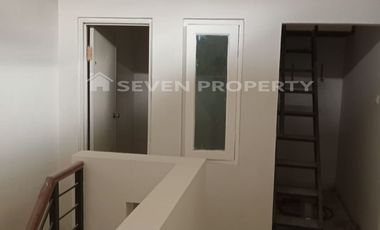 Rumah Murah 2 Lantai Siap Huni di Legenda Wisata. P3.079.07.24
