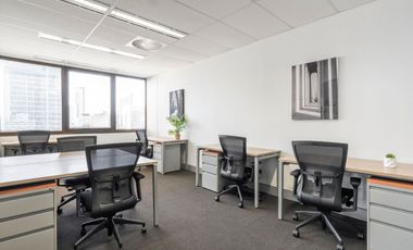 Fully serviced open plan office space for you and your team in Regus Downtown Tower