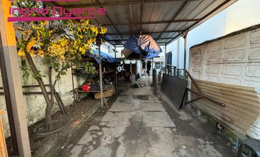Vendo céntrica y amplia  casa  en esquina estratégica a pasos del centro de Chillan ,especial empresas