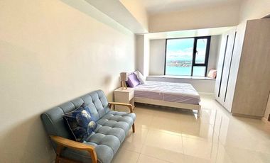 FOR RENT: BRANDNEW, CHIC FRONT SEAVIEW STUDIO IN MANDANI BAY SUITES, MANDAUE CITY, CEBU.