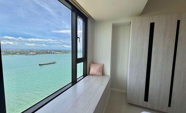 FOR RENT: BRANDNEW, CHIC FRONT SEAVIEW STUDIO IN MANDANI BAY SUITES, MANDAUE CITY, CEBU.