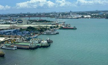 FOR RENT: BRANDNEW, CHIC FRONT SEAVIEW STUDIO IN MANDANI BAY SUITES, MANDAUE CITY, CEBU.