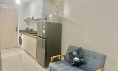 FOR RENT: BRANDNEW, CHIC FRONT SEAVIEW STUDIO IN MANDANI BAY SUITES, MANDAUE CITY, CEBU.