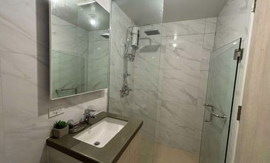 FOR RENT: BRANDNEW, CHIC FRONT SEAVIEW STUDIO IN MANDANI BAY SUITES, MANDAUE CITY, CEBU.