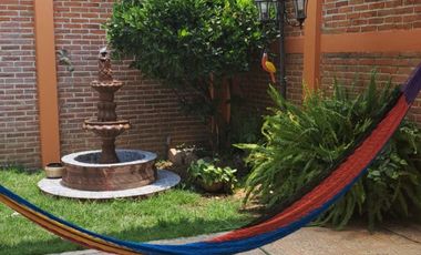 VENDO CASA SEMINUEVA EN LA LOMA XICOTÉNCATL EXCELENTE UBICACION A UNA CUADRA DE LA UAT
