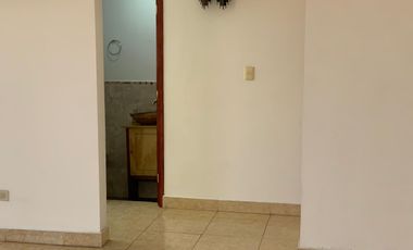 VENDO CASA SEMINUEVA EN LA LOMA XICOTÉNCATL EXCELENTE UBICACION A UNA CUADRA DE LA UAT