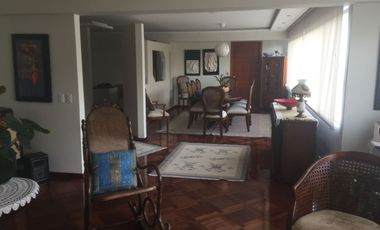 Venta de departamento de 4 dormitorios cercano al parque de la Carolina.
