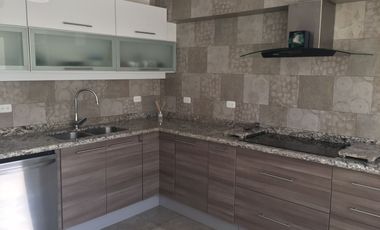 Venta de departamento de 4 dormitorios cercano al parque de la Carolina.