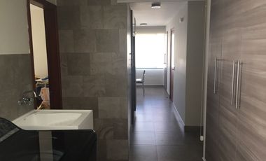 Venta de departamento de 4 dormitorios cercano al parque de la Carolina.