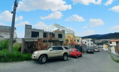 OPORTUNIDAD DE INVERSIÓN, SE VENDEN 2 CASAS EN OBRA GRIS, EN ZARZAS 2, SUR DE LOJA