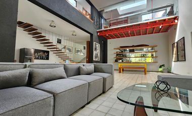 Techos Doble Altura: Espectacular Casa en Venta en La Mejor Zona de Miraflores