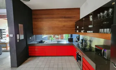 Techos Doble Altura: Espectacular Casa en Venta en La Mejor Zona de Miraflores