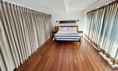 Techos Doble Altura: Espectacular Casa en Venta en La Mejor Zona de Miraflores