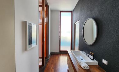 Techos Doble Altura: Espectacular Casa en Venta en La Mejor Zona de Miraflores