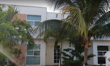 SE VENDE BONITA Y AMPLIA CASA EN QUINTANA ROO